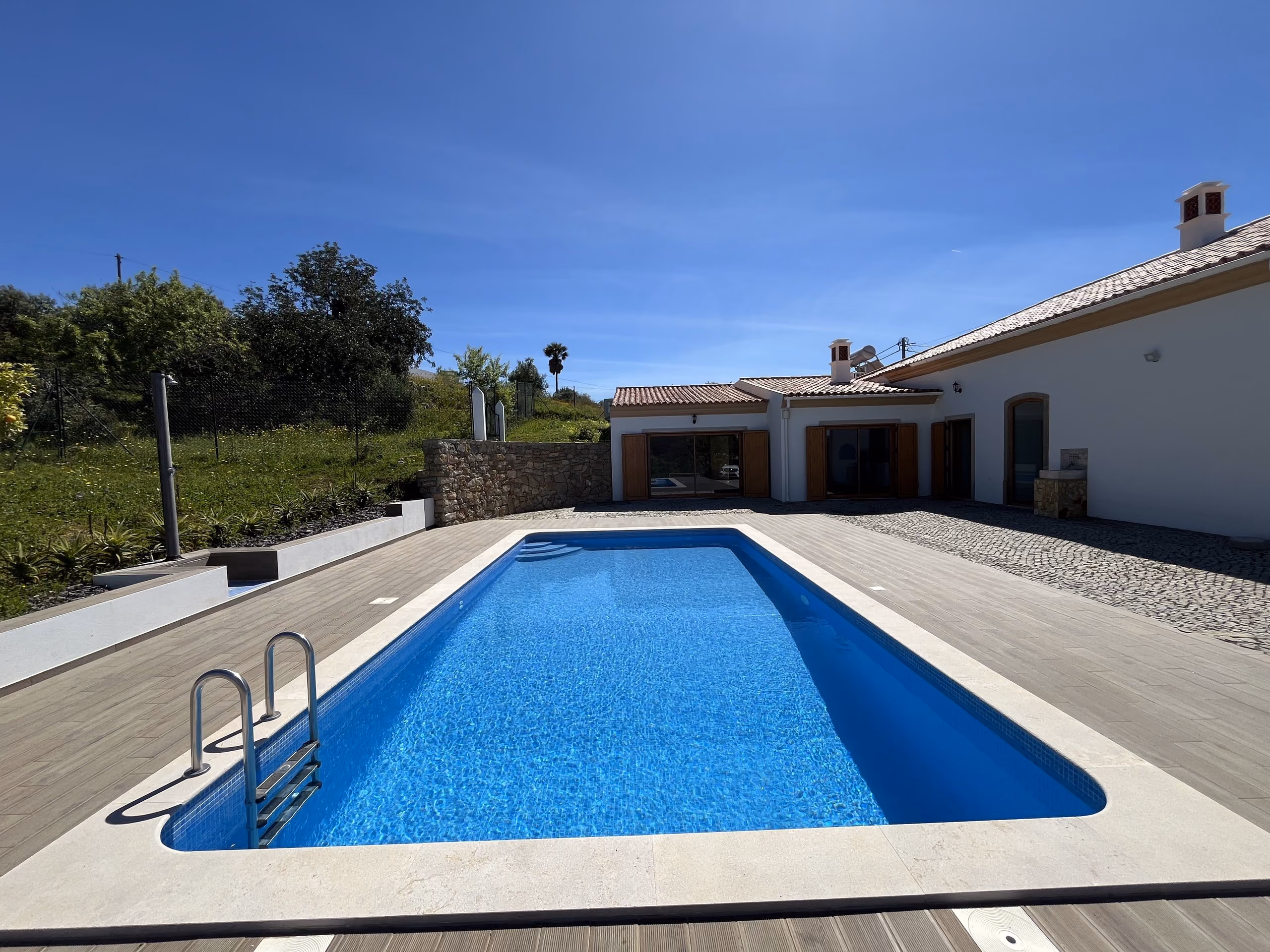 Moradia V4 com piscina