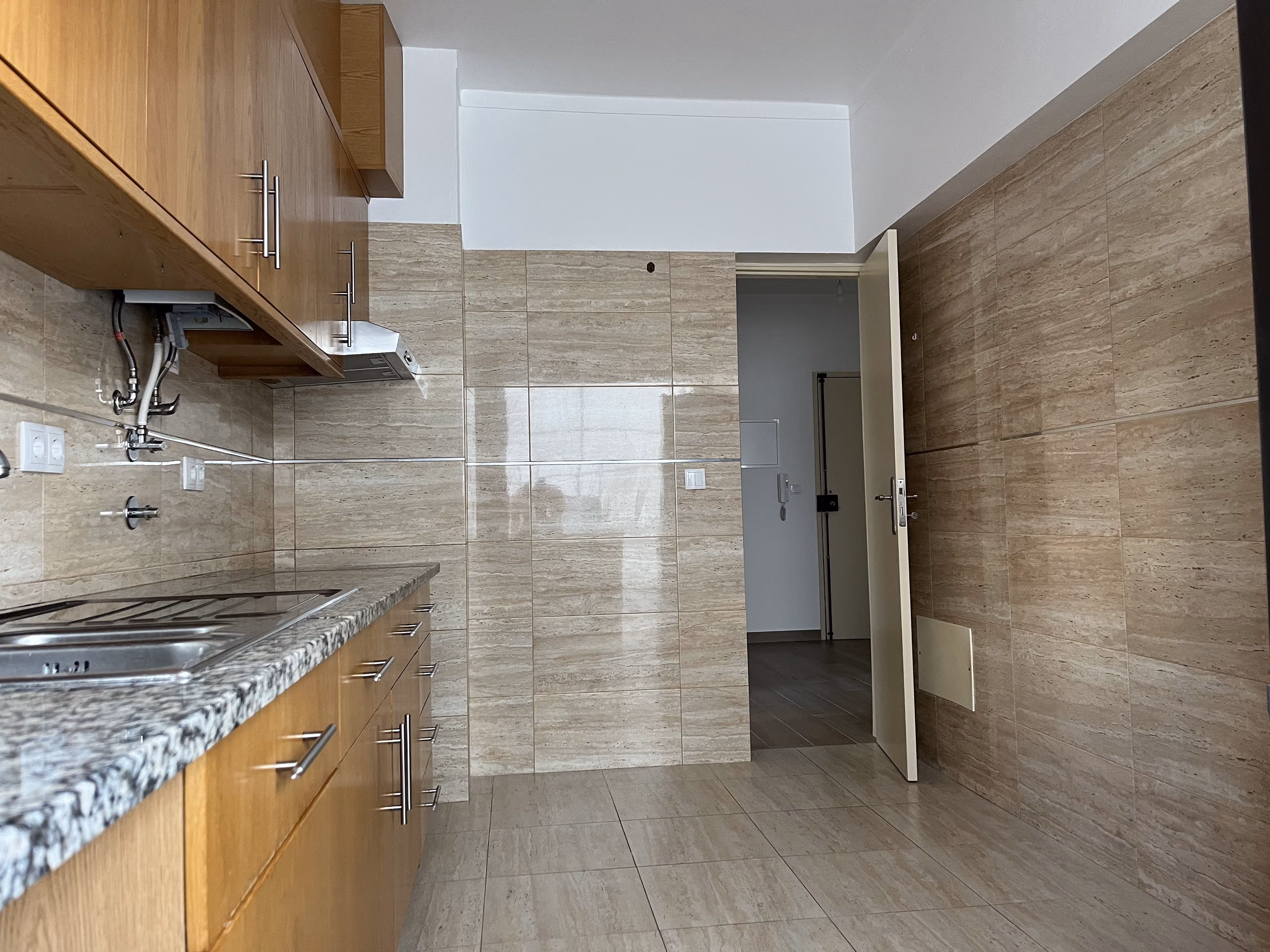 Apartamento T3 na avenida, centro de Loulé — fotografia 9